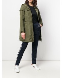 Женский оливковый пуховик от Moncler