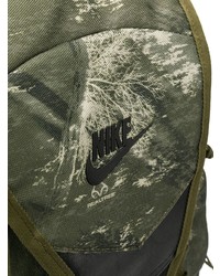 Мужской оливковый рюкзак с камуфляжным принтом от Nike
