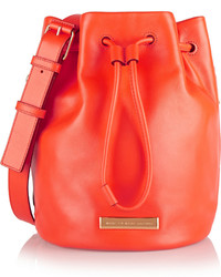 Оранжевая кожаная сумка-мешок от Marc by Marc Jacobs