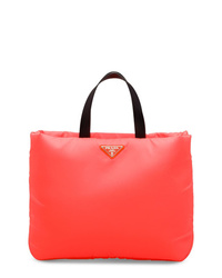 Оранжевая нейлоновая большая сумка от Prada