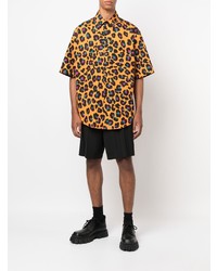 Мужская оранжевая рубашка с коротким рукавом с леопардовым принтом от Versace