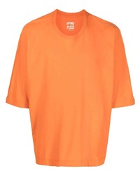 Мужская оранжевая футболка с круглым вырезом от Homme Plissé Issey Miyake