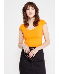 Женская оранжевая футболка от Modis