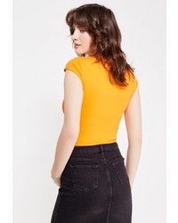 Женская оранжевая футболка от Modis