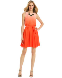 Оранжевое коктейльное платье