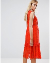 Оранжевое кружевное платье-миди от Whistles