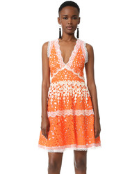 Оранжевое кружевное платье от Alexis