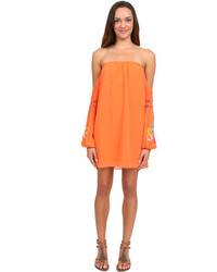 Оранжевое платье с вышивкой