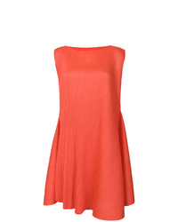 Оранжевое свободное платье от Pleats Please By Issey Miyake