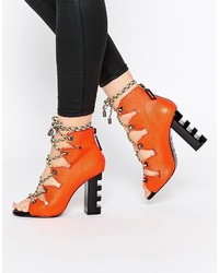 Оранжевые босоножки на каблуке от Kat Maconie