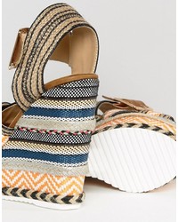 Оранжевые босоножки на танкетке от Missguided