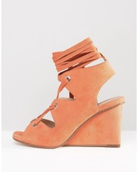 Оранжевые босоножки на танкетке от Asos