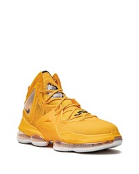 Мужские оранжевые высокие кеды от Nike