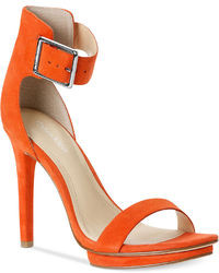 Оранжевые кожаные босоножки на каблуке