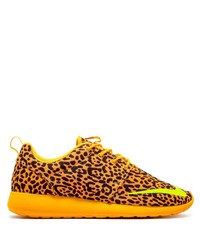 Оранжевые кроссовки с леопардовым принтом