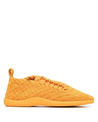 Мужские оранжевые кроссовки от Bottega Veneta