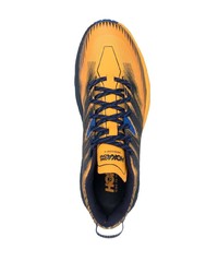 Мужские оранжевые кроссовки от Hoka One One