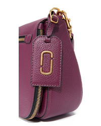 Женская пурпурная кожаная сумка от Marc Jacobs