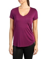Пурпурная футболка с v-образным вырезом