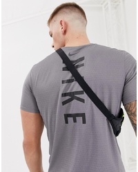Мужская пурпурная футболка с круглым вырезом с принтом от Nike Running