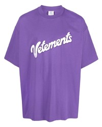 Мужская пурпурная футболка с круглым вырезом с принтом от Vetements