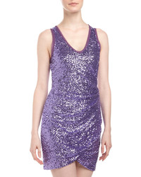 Пурпурное коктейльное платье с пайетками