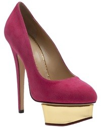 Пурпурные замшевые туфли от Charlotte Olympia