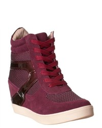 Пурпурные кроссовки на танкетке