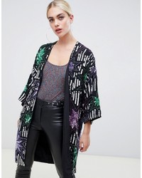 Разноцветное кимоно с украшением