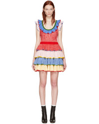 Разноцветное платье с рюшами
