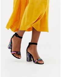 Разноцветные босоножки на каблуке с пайетками