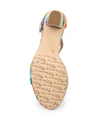 Разноцветные босоножки на каблуке от Tamaris