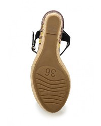 Разноцветные замшевые босоножки на танкетке от Chasse