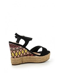 Разноцветные замшевые босоножки на танкетке от Chasse