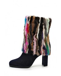 Разноцветные замшевые полусапоги от Stuart Weitzman