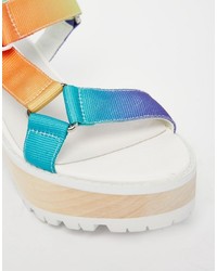 Разноцветные кожаные босоножки на каблуке