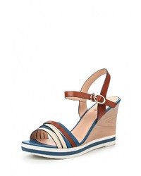 Разноцветные кожаные босоножки на танкетке