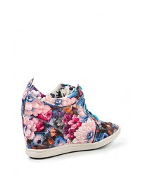 Разноцветные кроссовки на танкетке от Spur