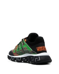 Мужские разноцветные кроссовки от Versace