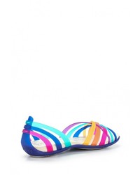 Разноцветные сандалии на плоской подошве от Crocs