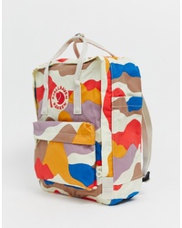 Разноцветный рюкзак с камуфляжным принтом