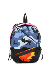 Мужской разноцветный рюкзак с камуфляжным принтом от Valentino