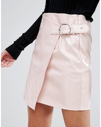 Розовая кожаная мини-юбка от Missguided