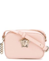 Розовая кожаная сумка через плечо от Versace