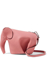 Женская розовая кожаная сумка от Loewe