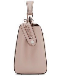 Женская розовая кожаная сумка от Fendi