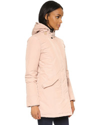 Женская розовая парка от Woolrich