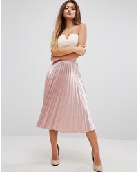 Розовая сатиновая юбка со складками от PrettyLittleThing