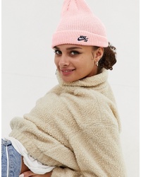 Женская розовая шапка от Nike