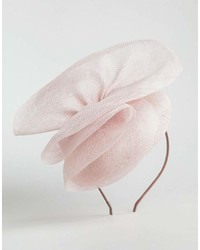 Женская розовая шляпа с украшением от Vixen